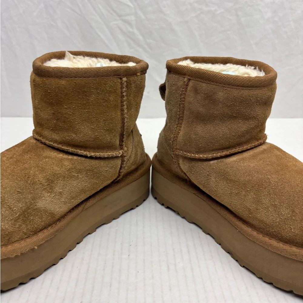 Ugg Suede Shearling Platform Booties Chestnut Brown size 13 little girl box 26